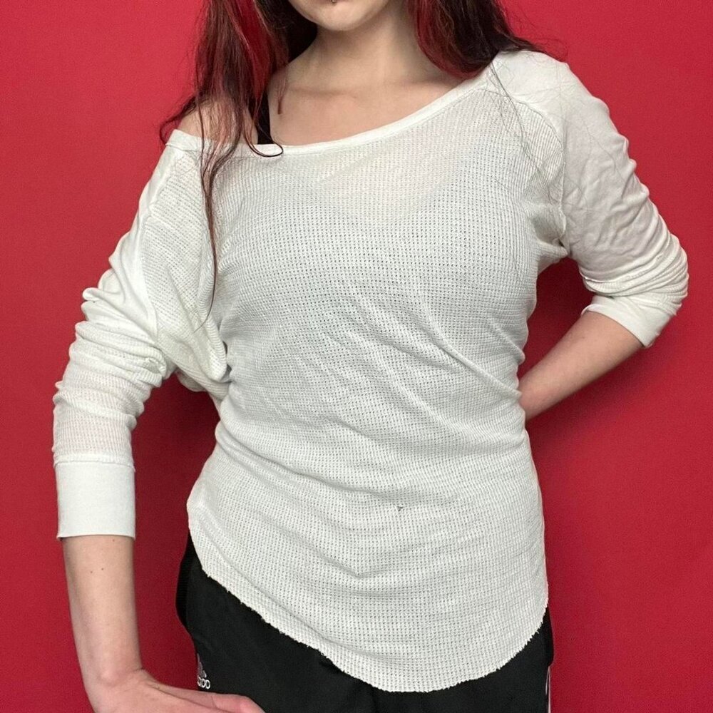 Golden by TNA / White asymmetrical long sleeve 🤍🤍​​​